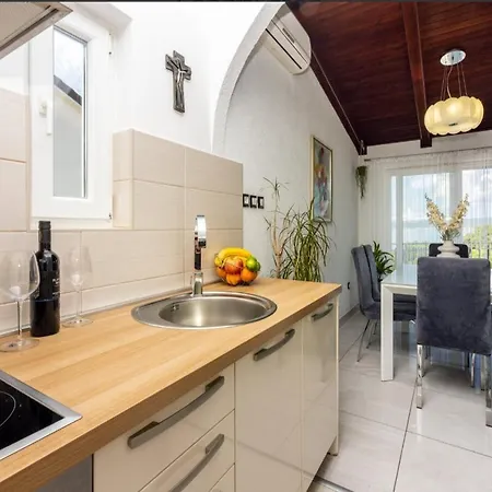 Lino Apartment